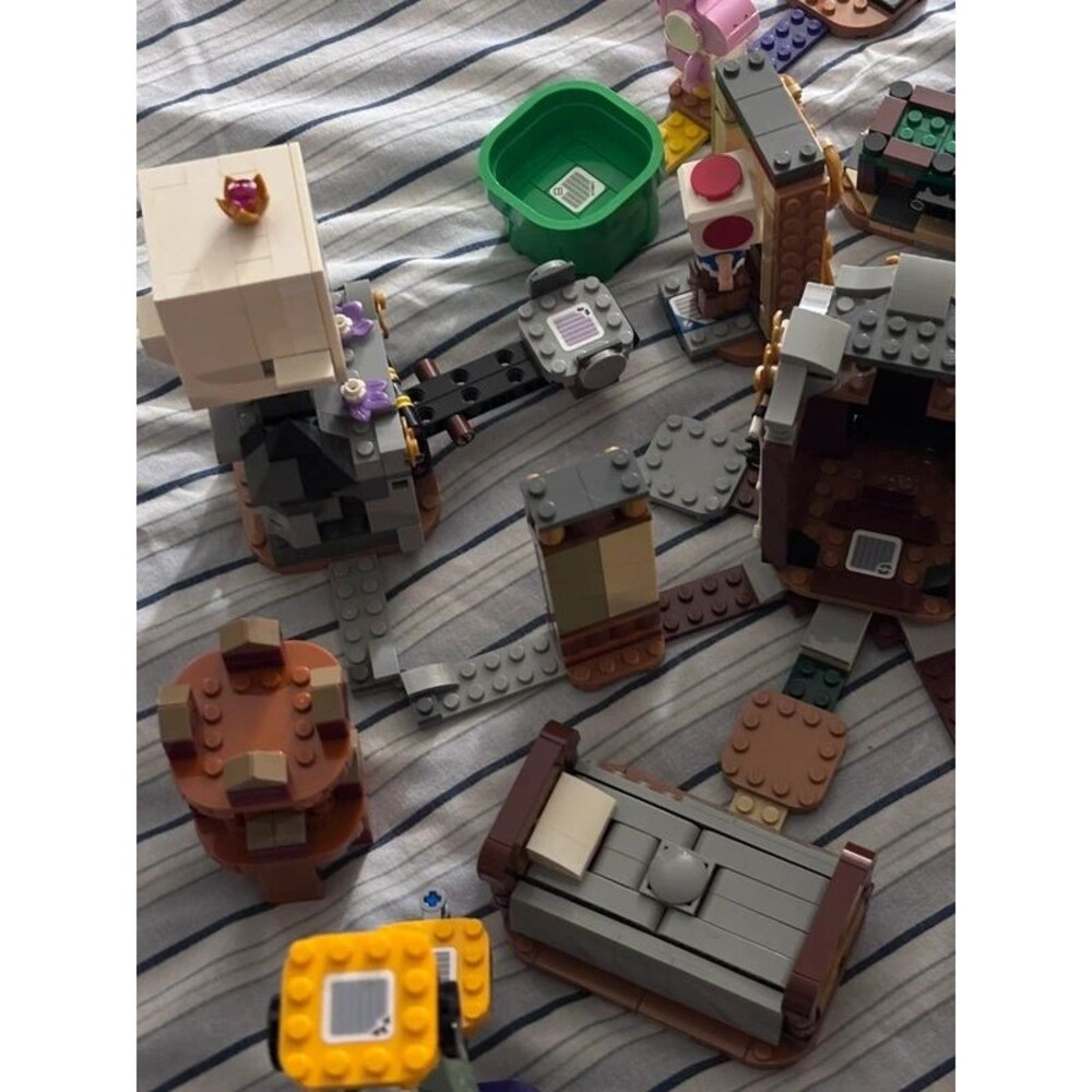 Lego Mario Set Bundle - Picture 5 of 9